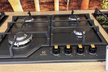 qaz plitə: Plitə Electrolux, Qazlı, Quraşdırılan, 4 gözlü