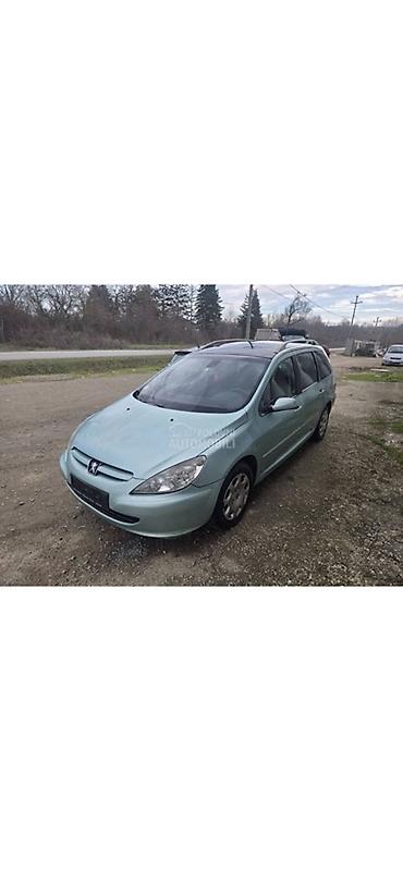 passat b5 5 far: Delovi za Peugeot 307 sw u zelenoj boji — 1
