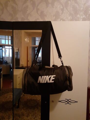 Çantalar: Gencede satilir Nike sportivniy sumka Moskvadan sportmasterden alinib