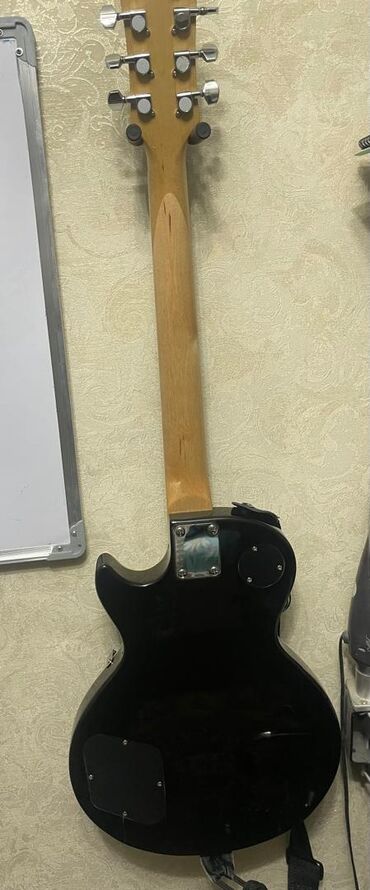 Гитары: Продаю гитару fabio формы les paul.
б/у в хорошем состоянии