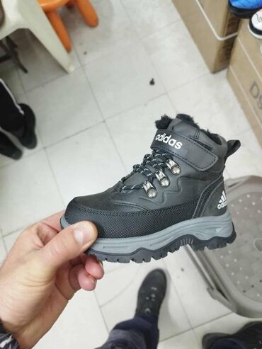 Čizme: Adidas dečije kanađanke NOVO Novo Brojevi 25 do 36 Maslinaste 31 do — 9