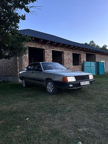 john dere: Audi 100: 1988 г., 2.3 л, Механика, Седан — 2