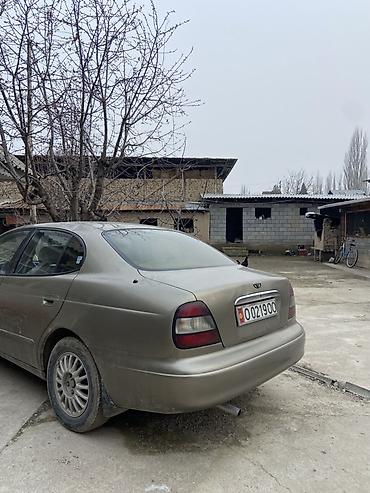 xpeng g3: Daewoo Leganza: 1997 г., Седан — 4