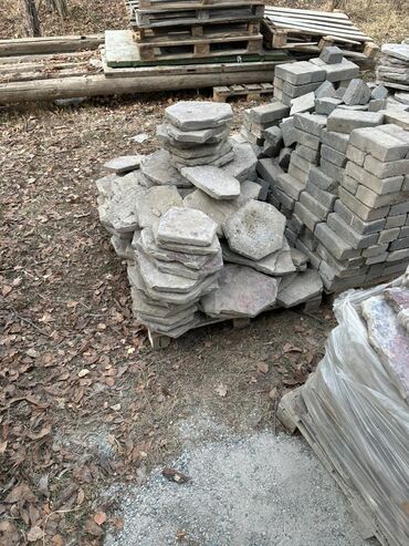 Отдам даром: Тротуарная плитка (разборка), разные формы и размеры. Описание: - — 17