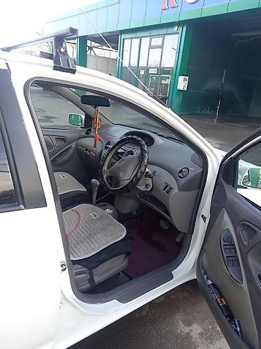 e6 3: Toyota Platz: 2001 г., Автомат, Бензин, Седан — 9