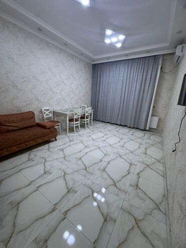 Uzunmüddətli kirayə mənzillər: Şəhər mənzili – geniş və işıqlı - Plan: ayrı qonaq otağı və yataq — 17