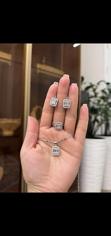 Наборы украшений: Наборы ювелирных украшений 1) Золотистый комплект с россыпью камней — 14