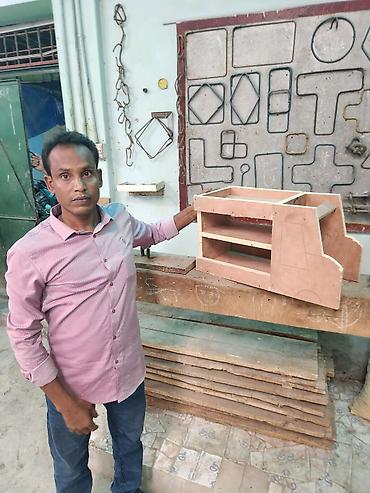 Građevinarstvo i proizvodnja: Wats app number Usluga: Posredovanje i dovođenje radne snage + — 10