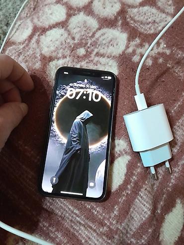 Apple iPhone: Apple iPhone X (srebrni) + punjač - Ekran 5.8" Super Retina OLED — 8
