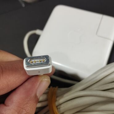 macbook adapter: Orginal üstdən çıxma işlənmiş Macbook Adapteri 60W Magsafe Ünvan 28