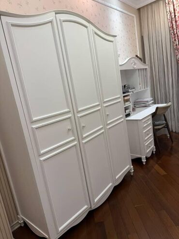 Digər restoran, kafe avadanlığı: İşlənmiş, 3 qapılı Düz dolab, Qarderob, paltar dolabı
