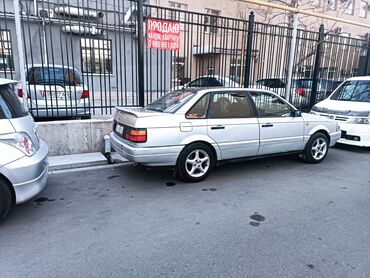 Volkswagen: Volkswagen : 1988 г., 1.8 л, Механика, Бензин, Седан