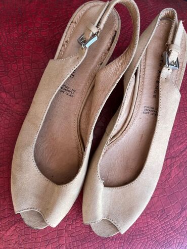 обувь экко: Продаю германские босоножки 1000 сом размер 38'5