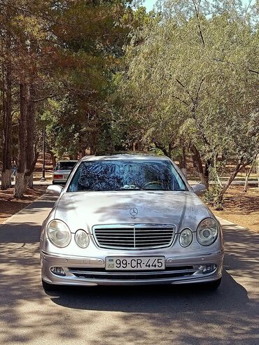 Mercedes-Benz: Mercedes-Benz 270: 2.7 l | 2004 il Sedan