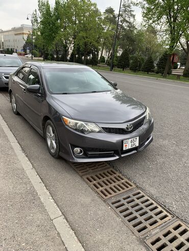 сдам машину под выкуп: Toyota Camry: 2013 г., 2.5 л, Типтроник, Бензин, Седан