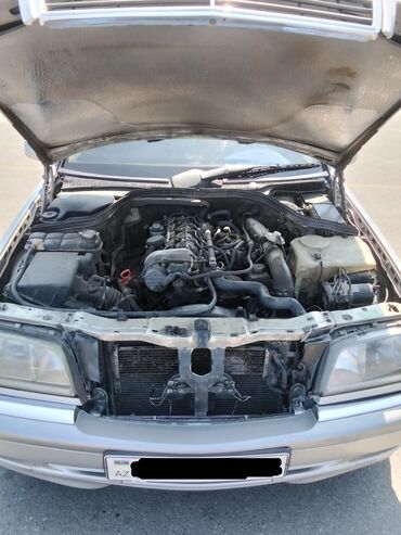 Mercedes-Benz: Mercedes-Benz 220: 2.2 l | 1999 il Universal