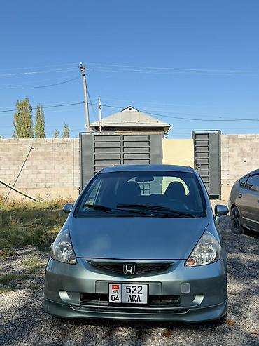 roewe ei5: Honda Fit: 2002 г., 1.3 л, Механика, Бензин, Хэтчбэк — 3