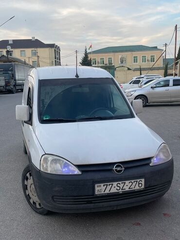 pikab ij oda: Opel Combo: 1.3 l | 2009 il 190000 km Sedan