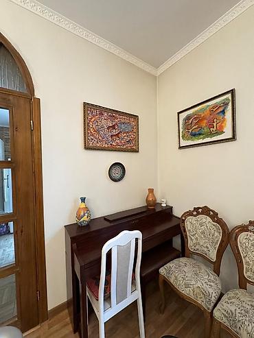 Долгосрочная аренда домов: 280 м², 6 комнат, Парковка — 13