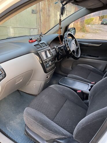склад инструментов: Toyota Ipsum: 2002 г., 2.4 л, Автомат, Газ, Минивэн