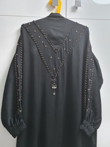 абая платье: Красивая абая чёрная, новое,на синке с брокколи, производство Дубай