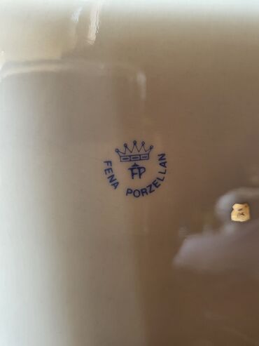 Ostalo posuđe: Cinija nova sa stopama Fena porcelan 70te. Cinija je nova,sve na — 12