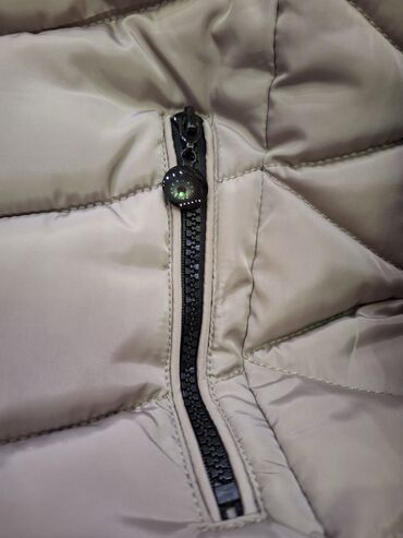 Zimske jakne: Ženska zimska jakna sa kapuljačom i krznom koji se skidaju — 4