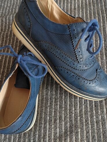 svetlo plava haljina i cipele: Oksfordice, Opposite, 37