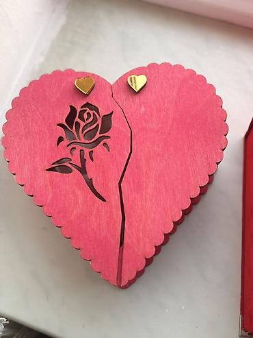 8 mart hədiyəsi: Hədiyyə qutusu, Yeni, Ünvandan götürmə, Ödənişli çatdırılma — 8