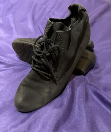 серые мужские мокасины: Qara rəngli bağlamalı rəqs/kabarə üslubunda ayaqqabı - Material