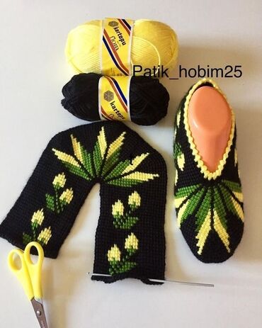 Dəstlər: Məhsul: Əl işi toxunma dəsti və naxışlı corab/başmaqlar Təsvir: - — 11
