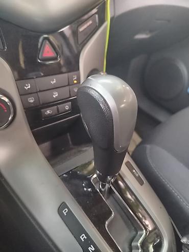 chevrolet volt salon: Avtomobil üçün avtomatik sürətlər qutusu selektoru və mərkəzi konsol — 1