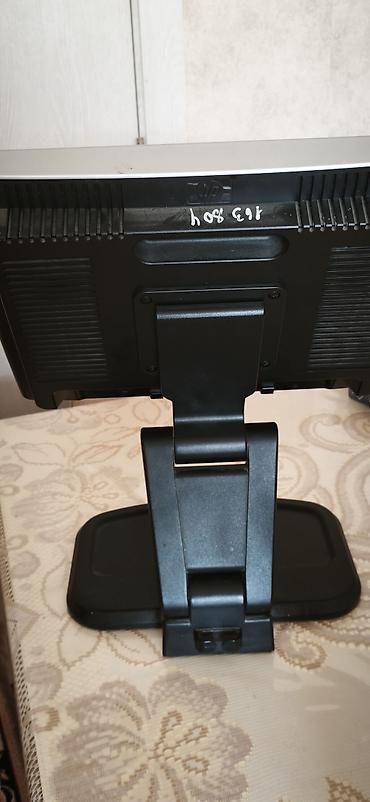 qara ekran səkli: HP1740 monitoru
Ekran yanib,kabeli yoxdu,bos yere narahat elemeyin — 3