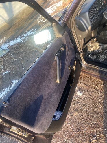 Volkswagen: Volkswagen Passat: 1991 г., 1.8 л, Механика, Бензин, Седан — 10