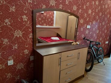 Uzunmüddətli kirayə mənzillər: Evdə bir işləyən xanım yaşayır bir işləyən xanım axtarılır.Ev — 9