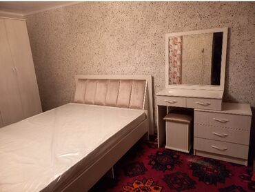 мебель таатан: Продаю свой,спальный и комод с зеркалом,1 месяц пользовались как новый