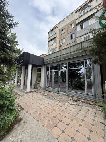 продаю коммерческое помещение асанбай: 🏢 Сдаётся коммерческое помещение в районе Асанбая!   📍 Локация: первая