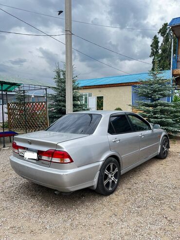 Honda: Honda Accord: 2001 г., 2 л, Автомат, Бензин, Седан