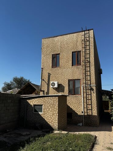 Продажа домов: Дом, 120 м², 4 комнаты, Риэлтор, Старый ремонт