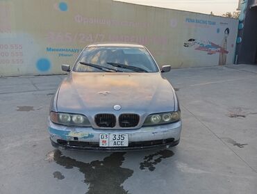 беха машина: BMW 5 Series (E39) седан, серебристый цвет кузова, 4 двери. Основные
