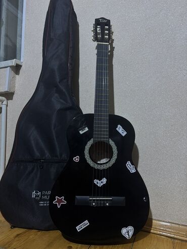 tornada gitara: Qara klassik gitara + çanta 🎸 QTE Klassik Gitara (4/4) – Satılır 🔹