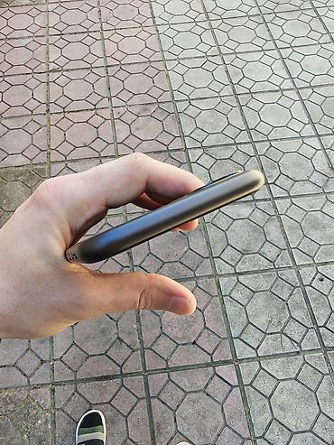 Apple iPhone: IPhone 11, Qara, Face ID — 5