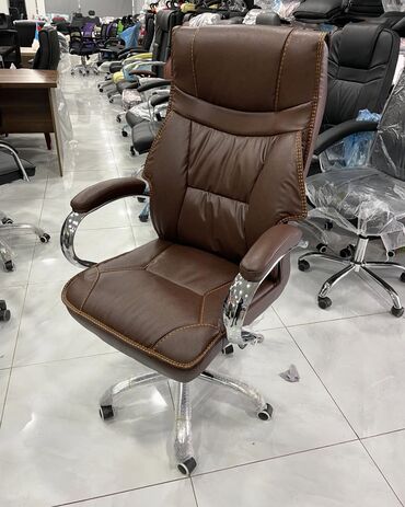Ofis və oyun kresloları: Yeni, Təkərli, Qolları tənzimlənir, Dəri -da lalafo.az — 11 Ofis və oyun kresloları: Yeni, Təkərli, Qolları tənzimlənir, Dəri — 11