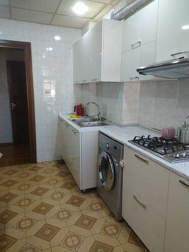 Uzunmüddətli kirayə mənzillər: Nəsimi rayonu, Azərbaycan Tibb Universtetinin yanında 9 mərtəbəli — 9