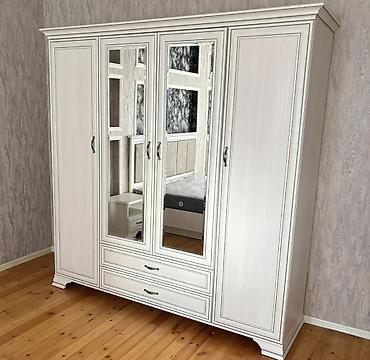 t frez: Ağ rəngli, klassik dizaynlı paltar dolabı - Material: MDF/laminat — 1