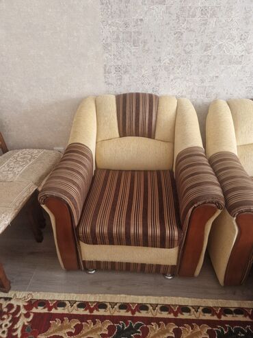 Прямые диваны: Продается мягкая мебель б/у, турецкая, раскладывается. В отличном — 10