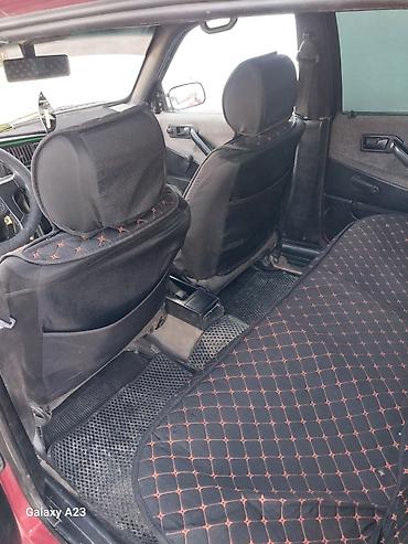 Volkswagen Passat: 1988 г., 1.8 л, Механика, Бензин, Седан