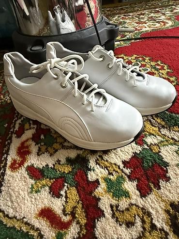 женские криперы кожаные: Кроссовки, 40, 40.5, Puma, Новый, цвет - Белый — 2