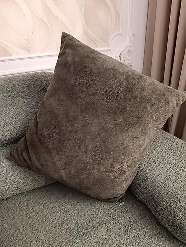 dekor sar: Dekorativ kvadrat yastıq üzləri və içliklə - Ölçü: təxminən 50×50 sm — 2