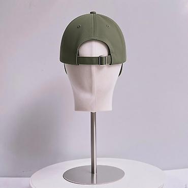 idman şort: H&M Minimalist şapka – zeytun-yaşıl rəNguyen - Model — 2